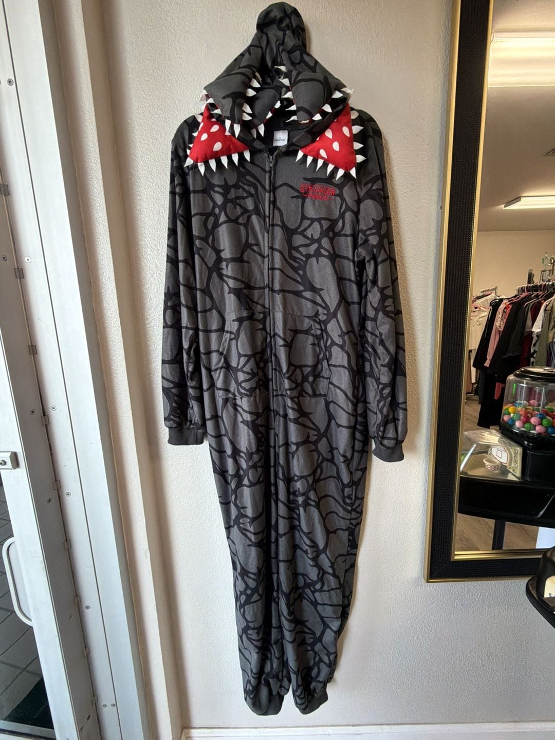Stranger Things Demogorgon Onesie Size L Fleece Hooded Jumpsuit Costume 8
