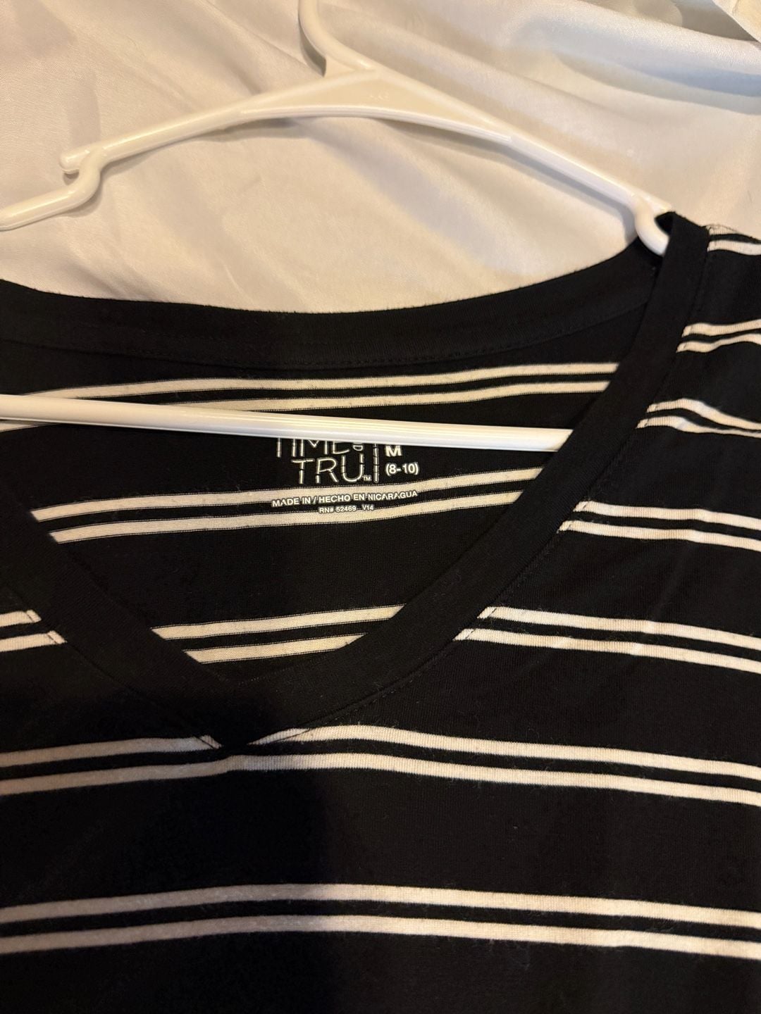 Time And Tru Striped V-Neck T-Shirt Size M (8-10) Black White Short Sleeve 5