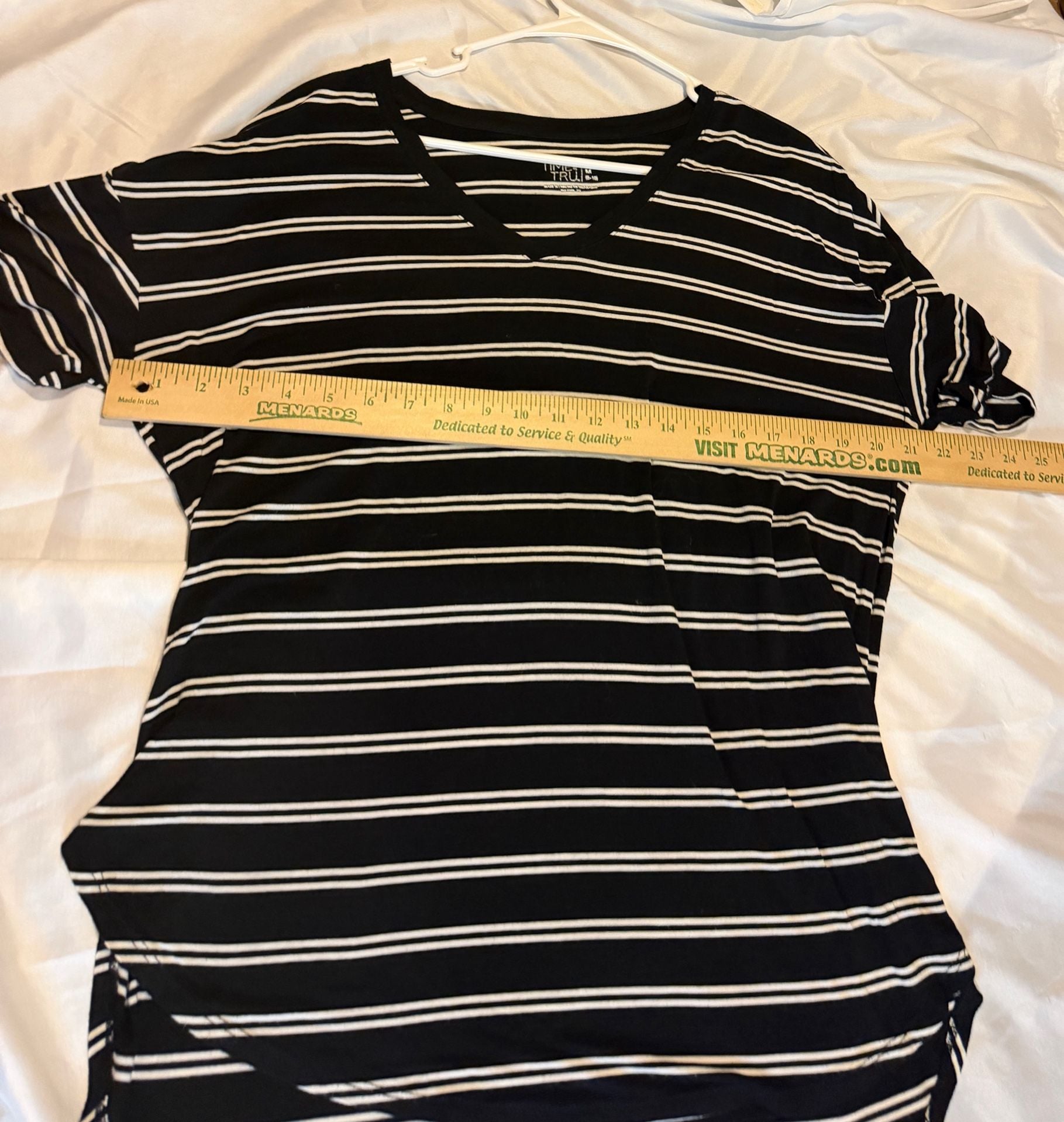 Time And Tru Striped V-Neck T-Shirt Size M (8-10) Black White Short Sleeve 8
