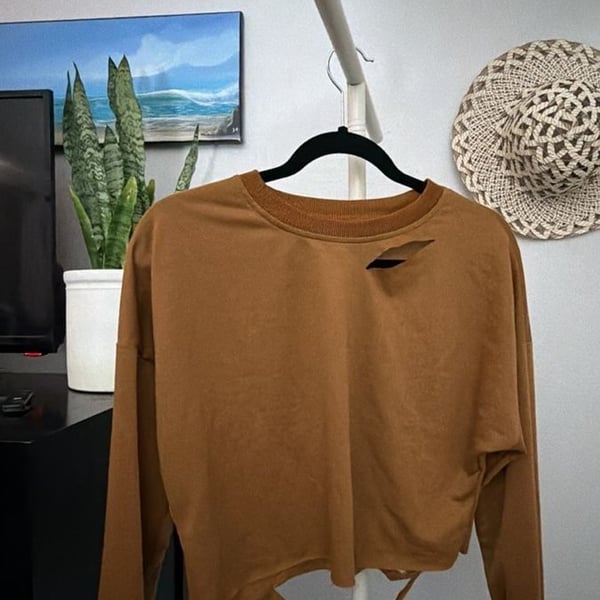  New Long Sleeve Crop T Shirt Distressed Ripped Cut Out Pure Color Casual Style 