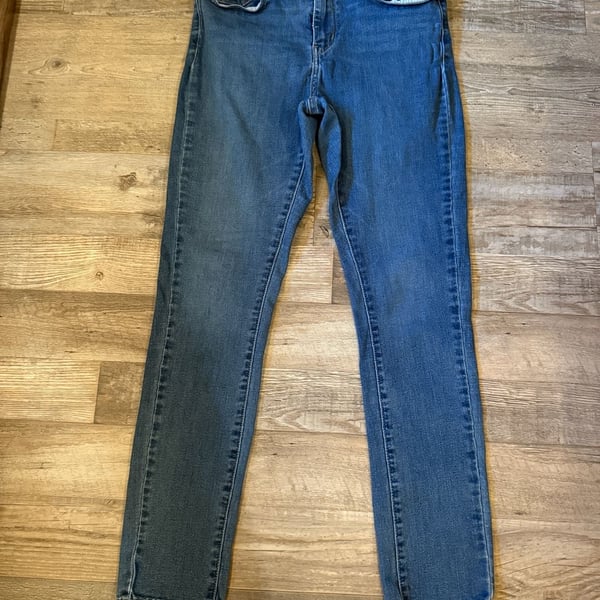  Levi’s Slimming Skinny Denim Women's Jeans - Dark Wash size 31