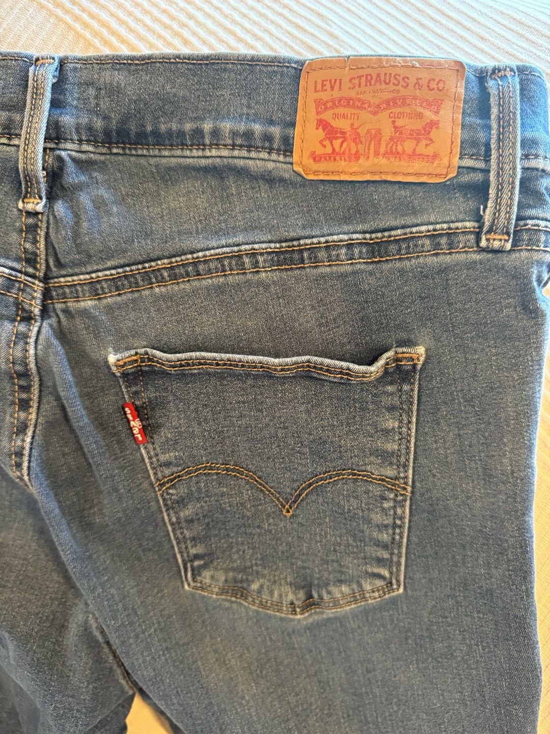  Levi’s Slimming Skinny Denim Women's Jeans - Dark Wash size 31 9