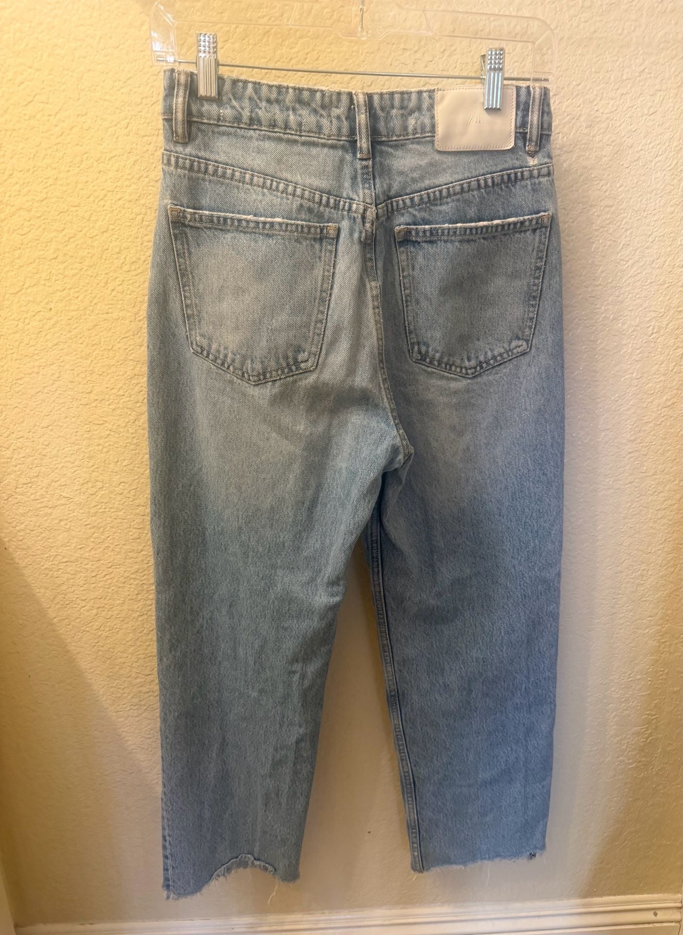 Zara Light Blue Distressed Raw Hem Cropped Straight Leg Jeans Size 4 3