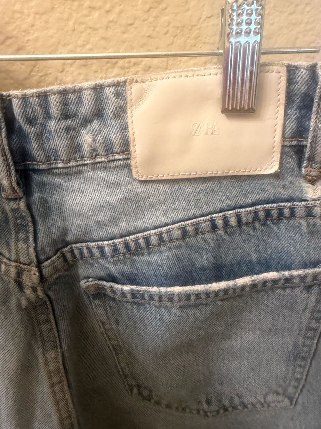 Zara Light Blue Distressed Raw Hem Cropped Straight Leg Jeans Size 4 6