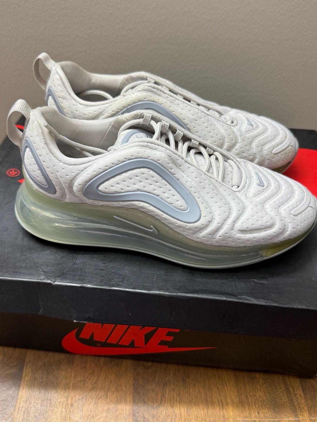 Nike Air Max 720 Vast Grey Wolf Grey 4