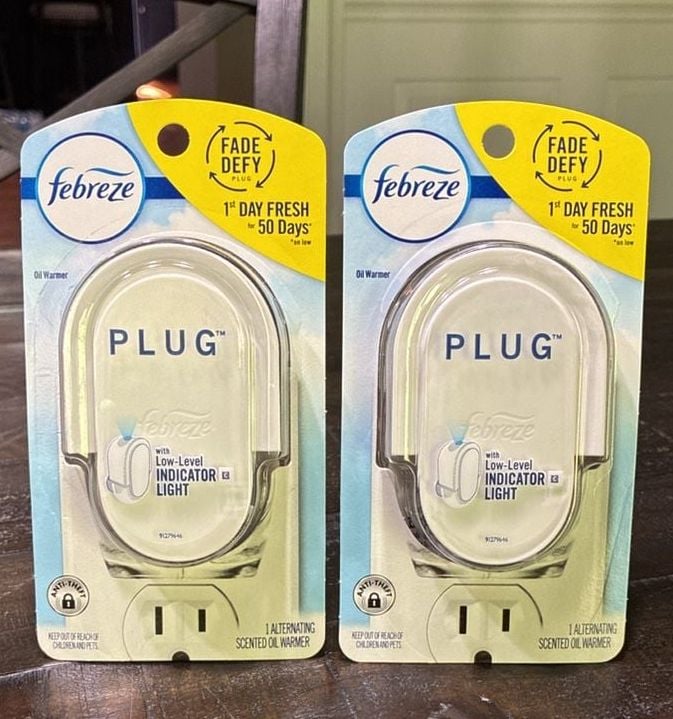 Febreze Fade Defy Plug In Scented Oil Warmer 2 Pack New 1
