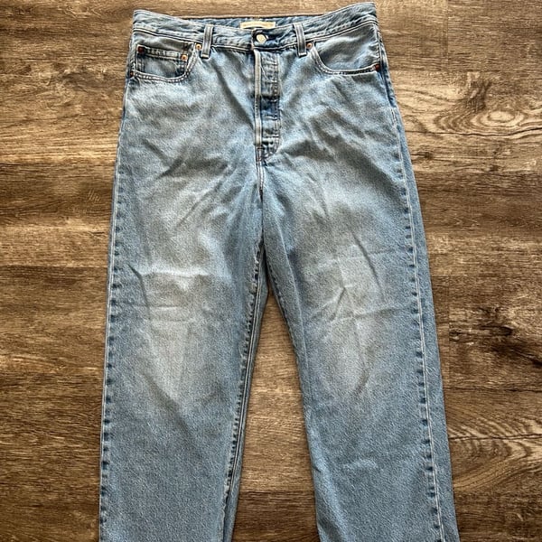 Levi's Ribcage Straight Ankle Size 32 Light Wash Denim Jeans