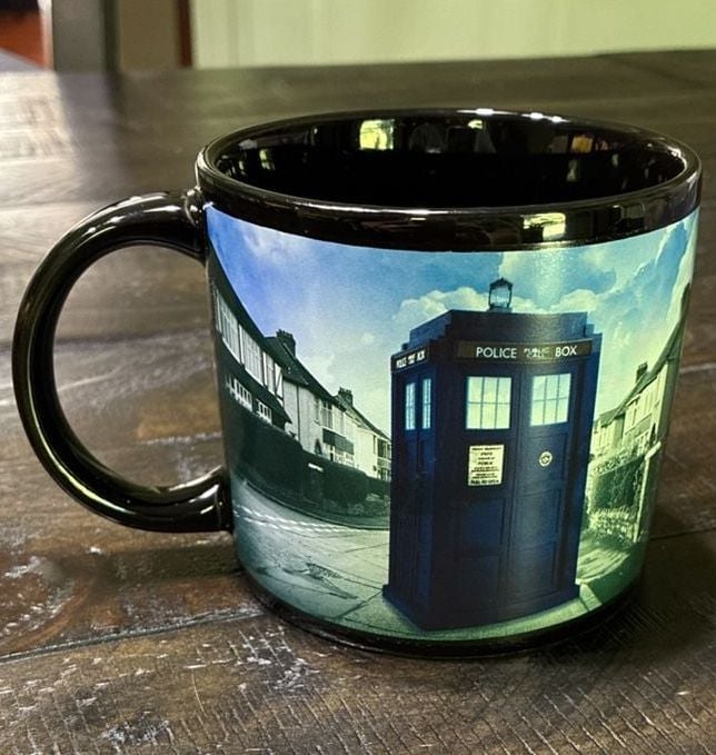 The Unemployed Philosophers Guild Doctor Who Disappearing Tardis Mug, 14 oz 1