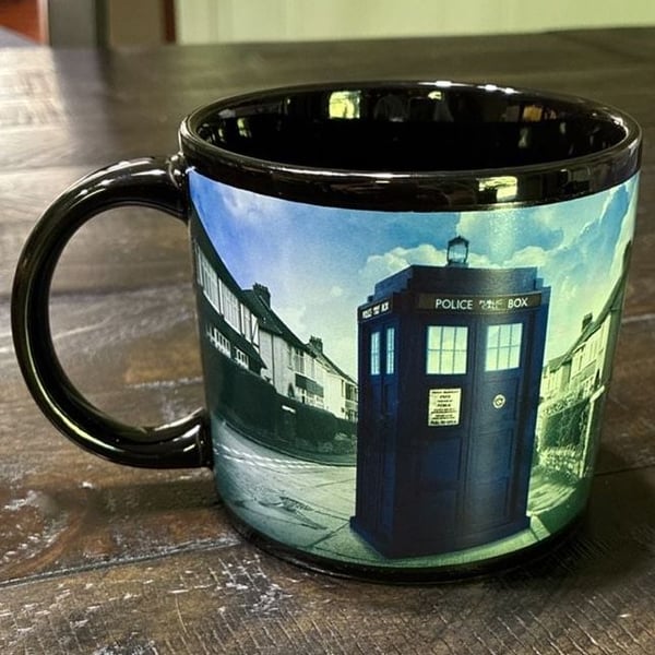 The Unemployed Philosophers Guild Doctor Who Disappearing Tardis Mug, 14 oz