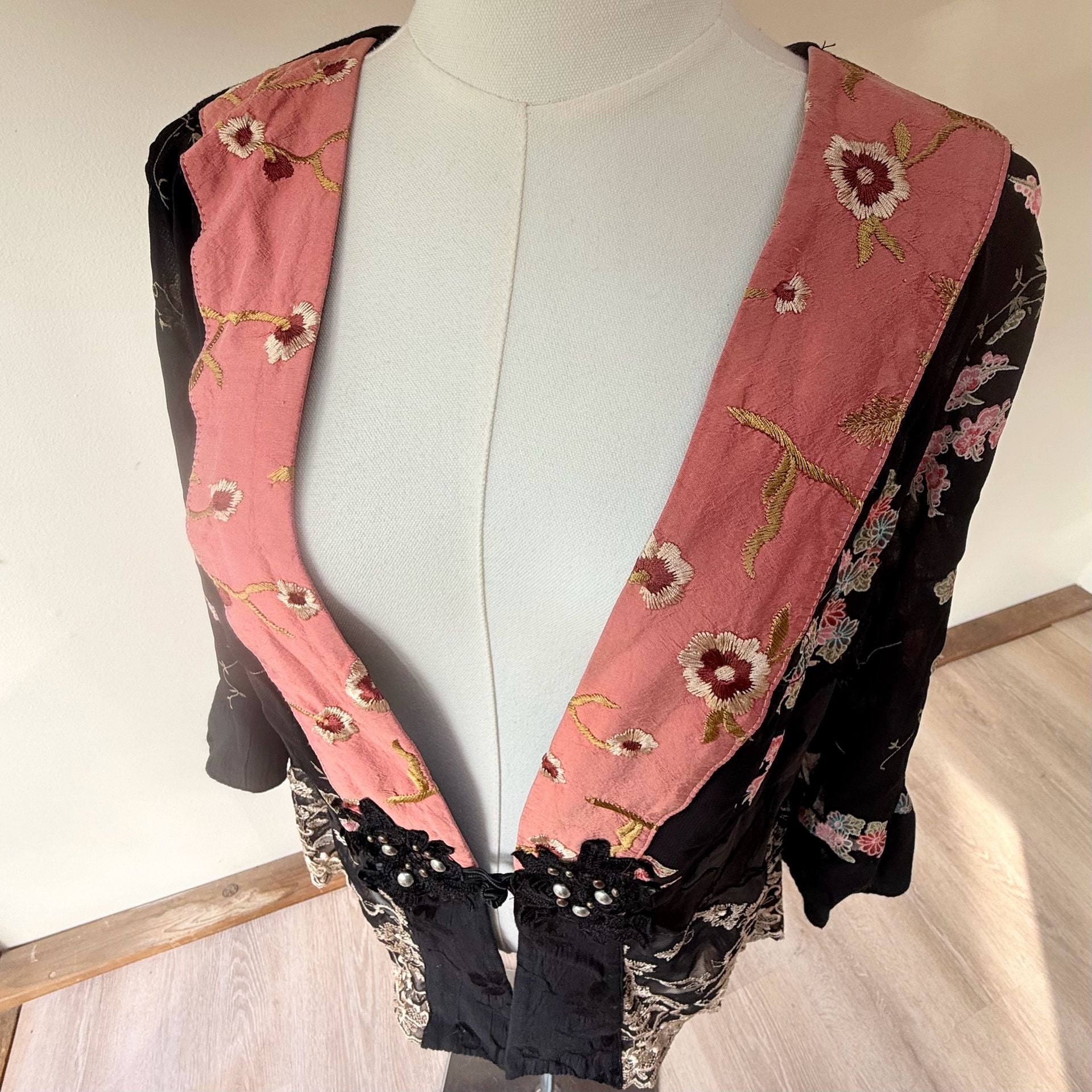 Vintage Spencer Alexis Embroidered Floral Kimono Cardigan 7