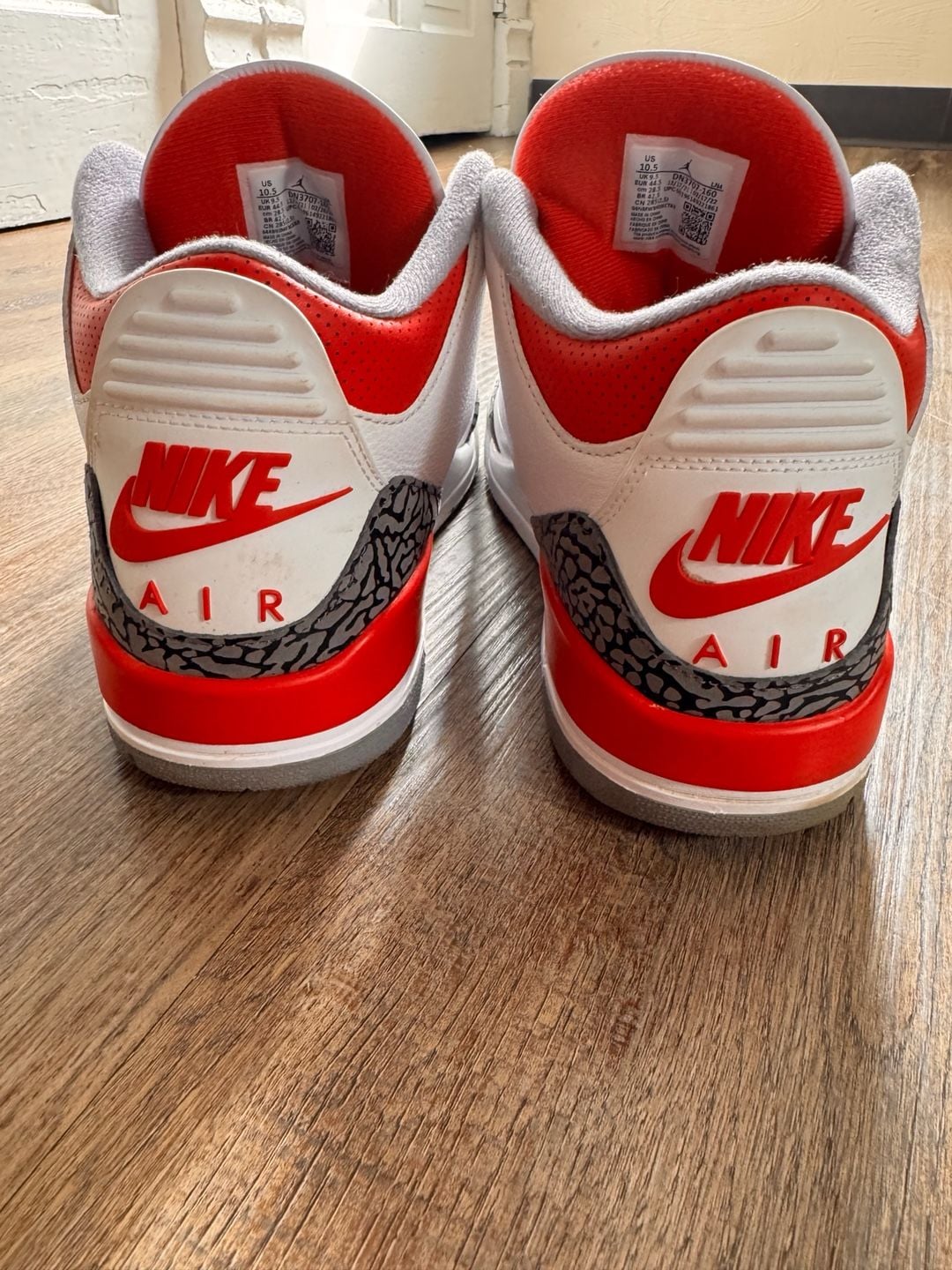 Jordan Air Jordan 3 Retro Size 10.5 Fire Red White Cement 4