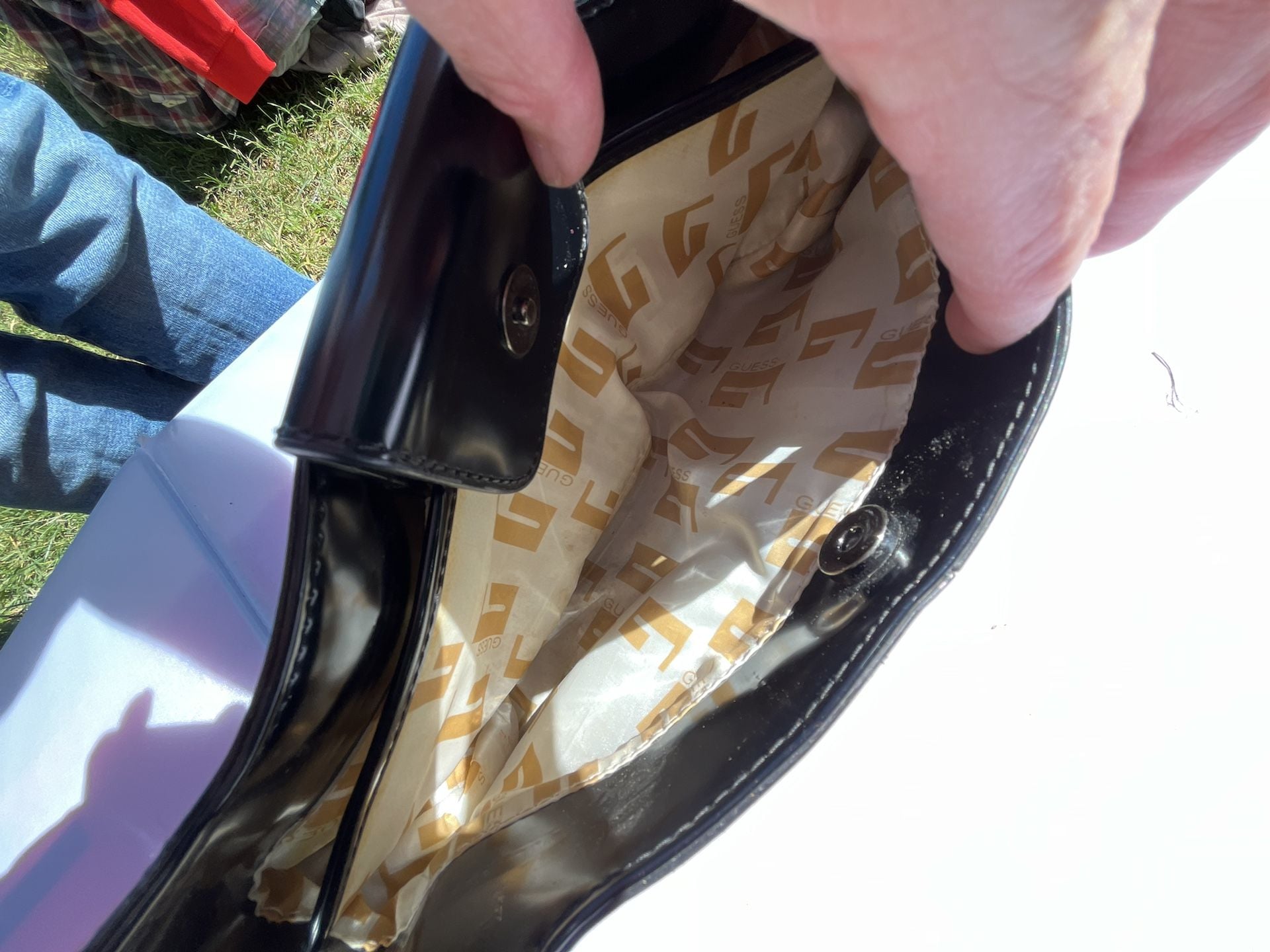 2000 Guess Vintage Black Patent Leather Shoulder Bag Hobo Purse 5