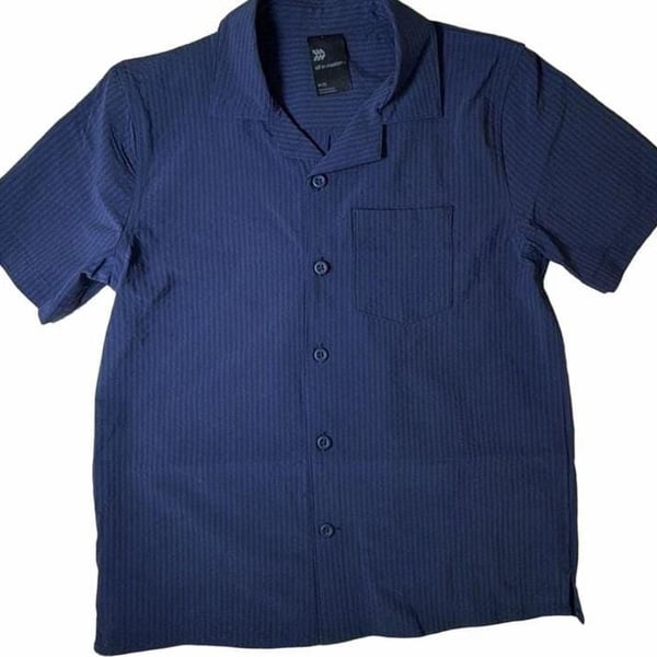 All in Motion Short Sleeve Button Down Shirt Size M (8) Blue