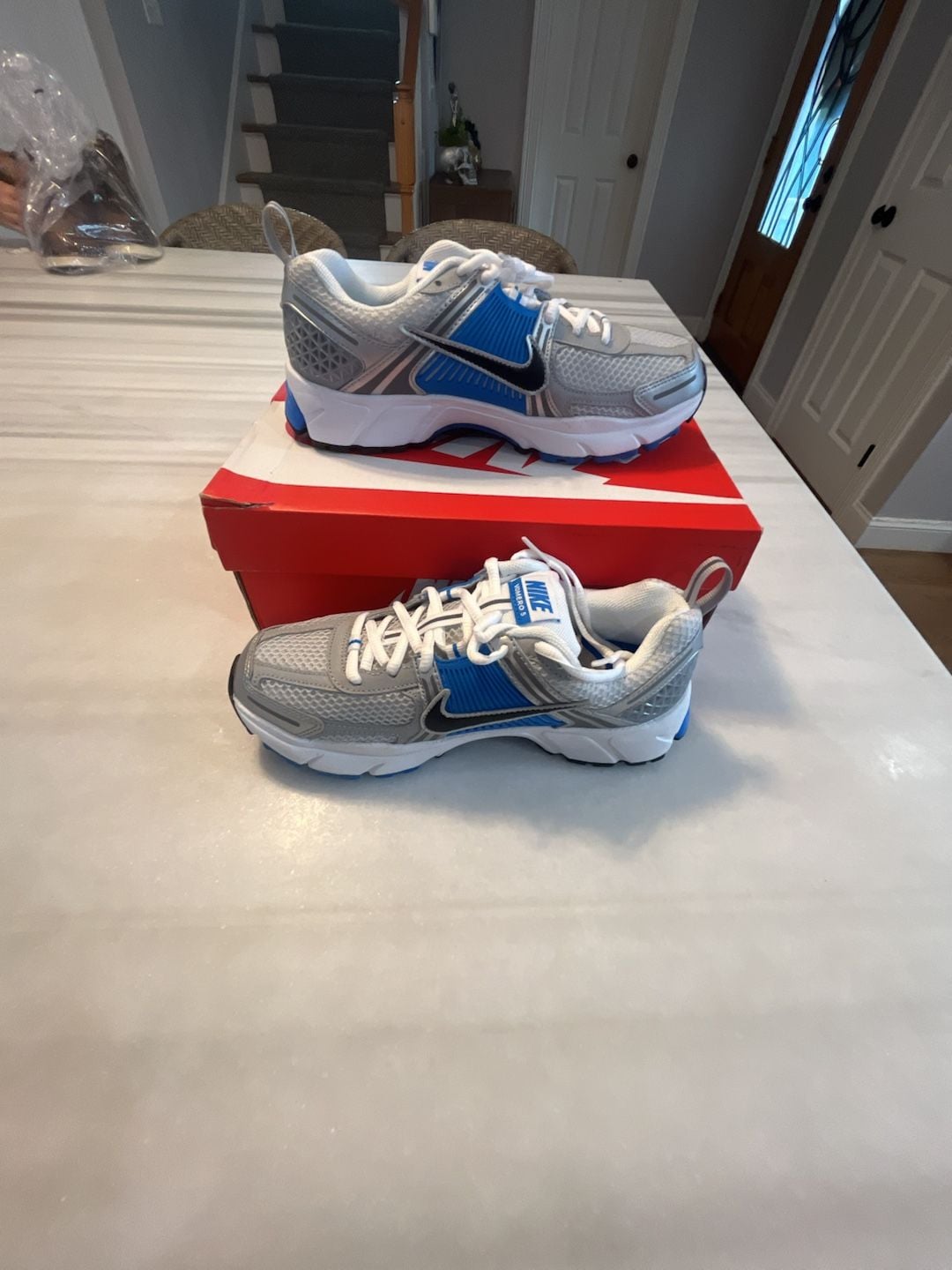 Nike Zoom Vomero 5 Size 5.5 Metallic Silver Photo Blue youth 3