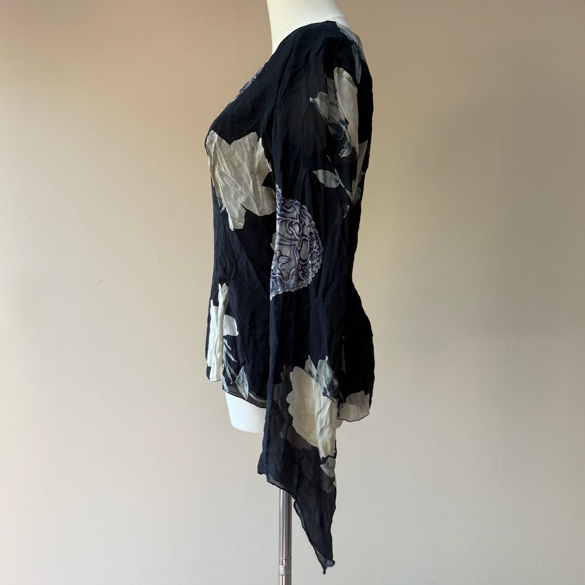 Floral Silk Chiffon V-Neck Flare Sleeve Top Black White 12