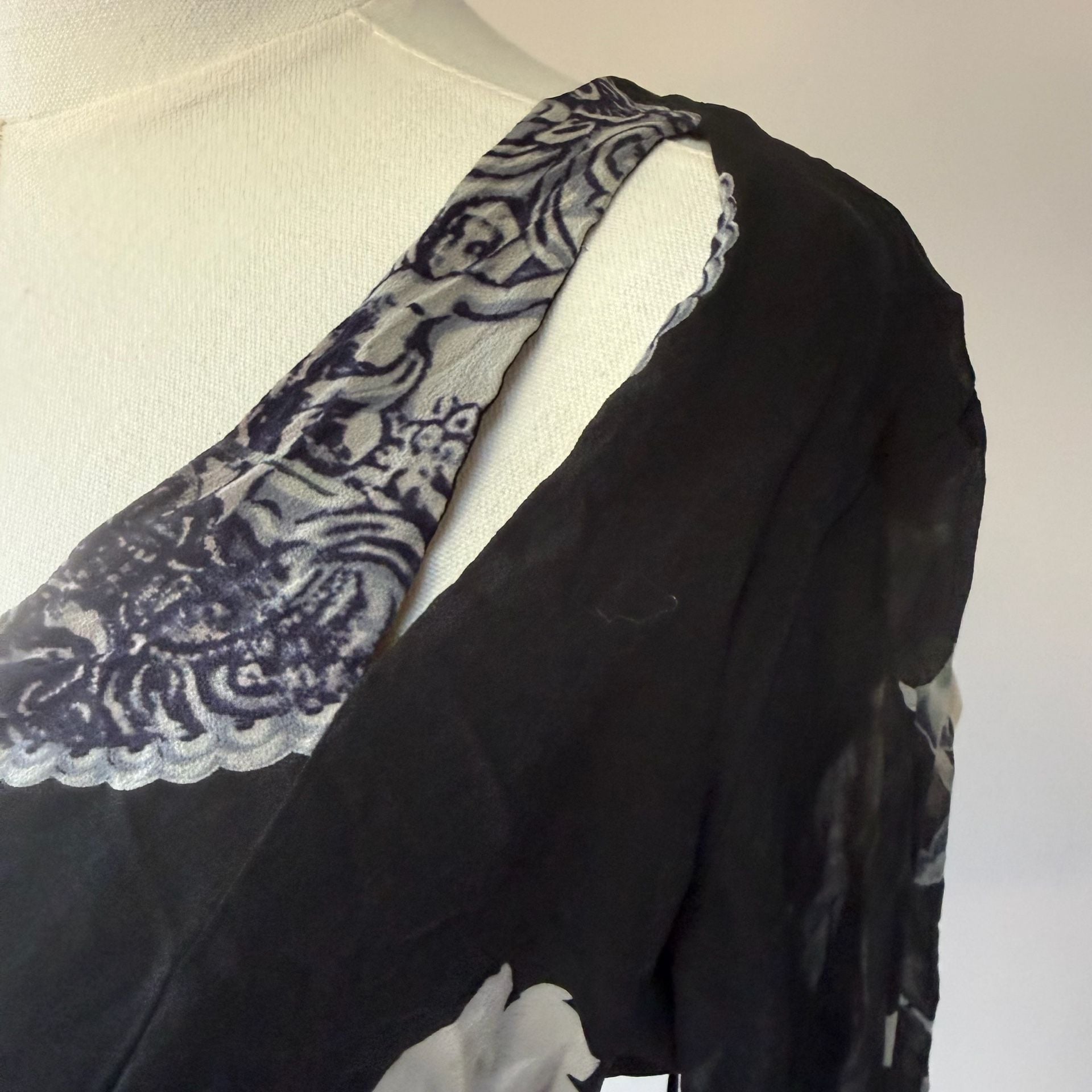 Floral Silk Chiffon V-Neck Flare Sleeve Top Black White 13
