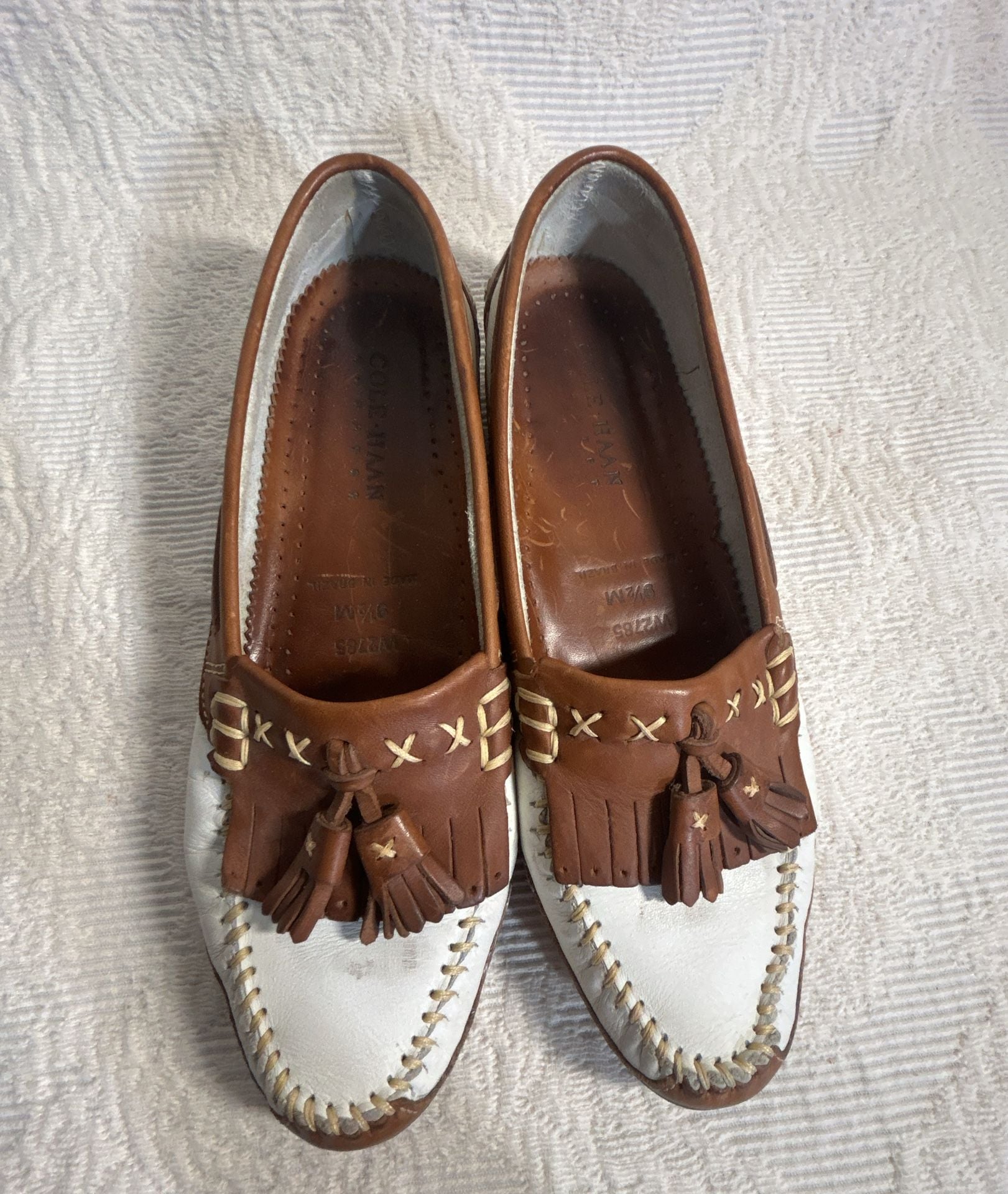Cole Haan Country Loafers Brown White Leather Tassel Kiltie Moc Toe Shoes US 9.5 5