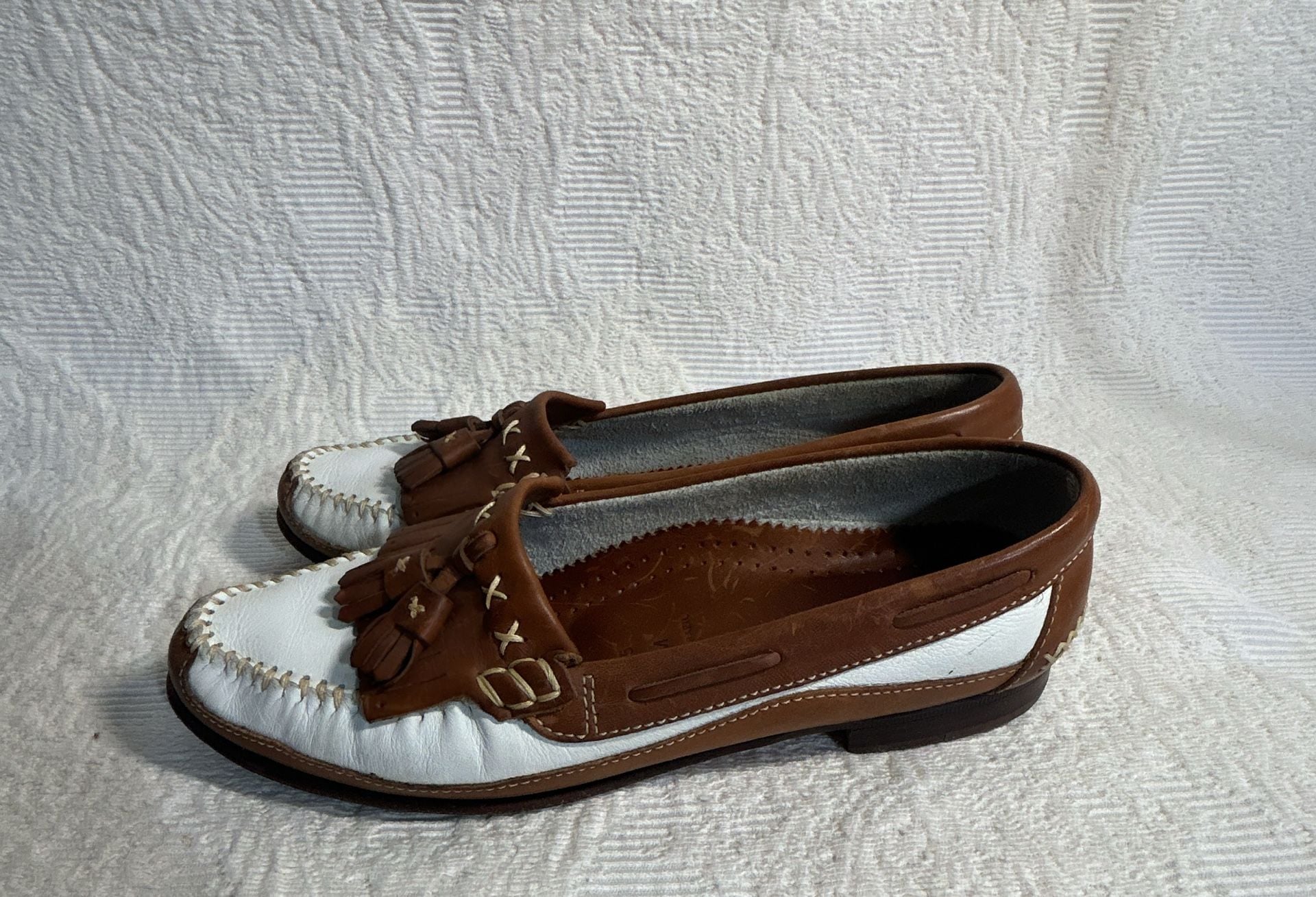 Cole Haan Country Loafers Brown White Leather Tassel Kiltie Moc Toe Shoes US 9.5 4