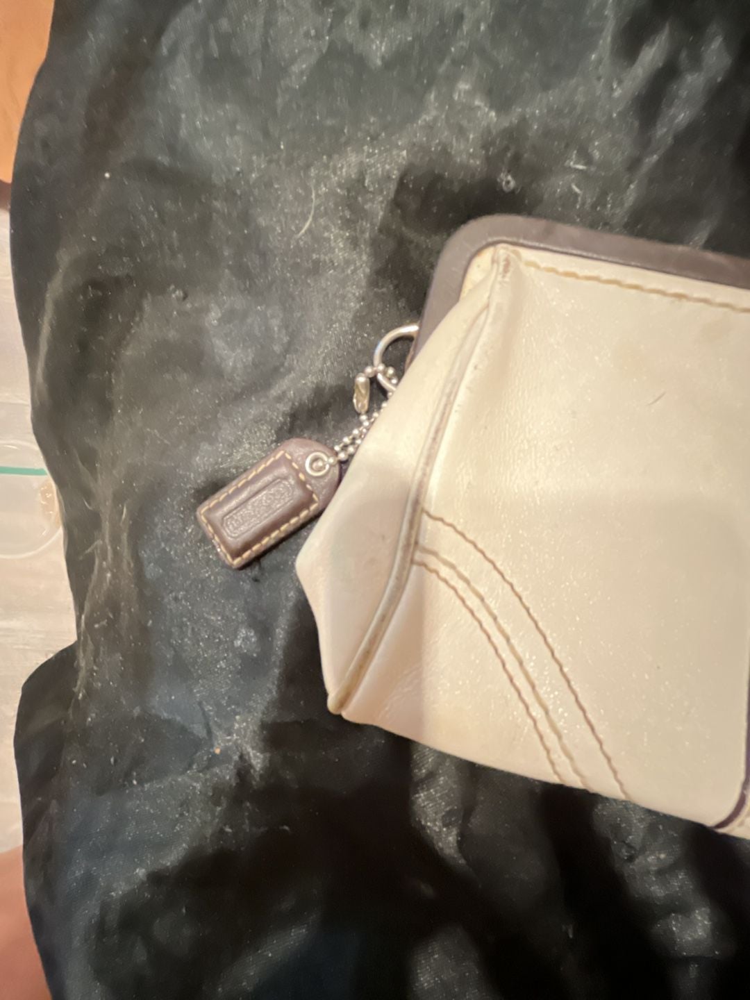 Coach Vintage Soho Cream Leather Frame Kiss Lock Wristlet Clutch Bag 3