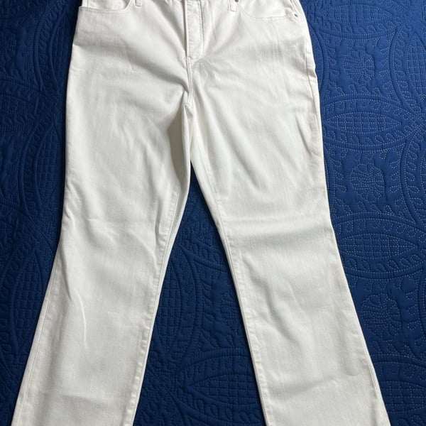 So Slimming Girlfriend Straight Leg Jeans 