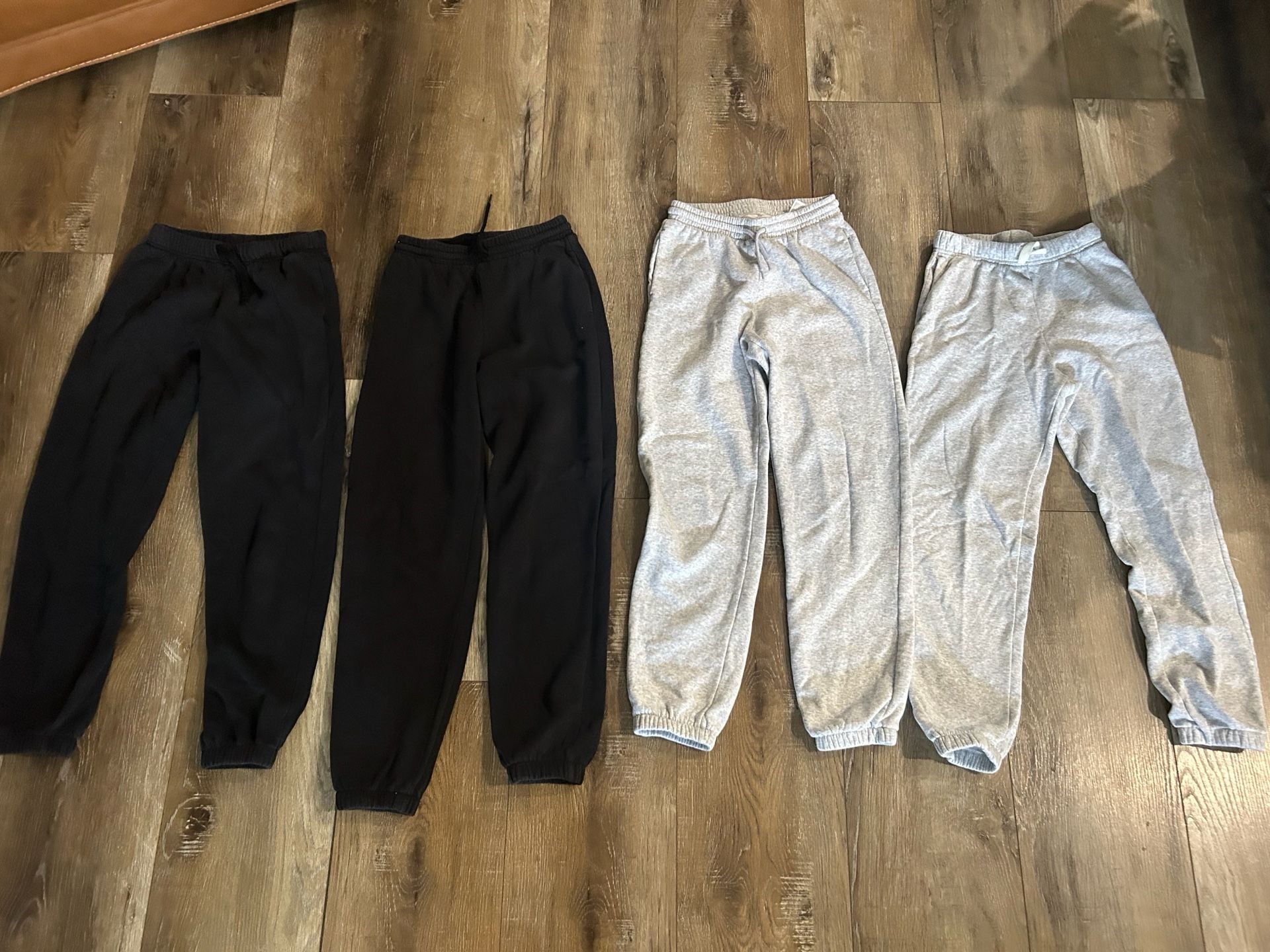 H&M Fleece Jogger Pants Lot of 4 Black and Gray Athletic Sweatpants 1