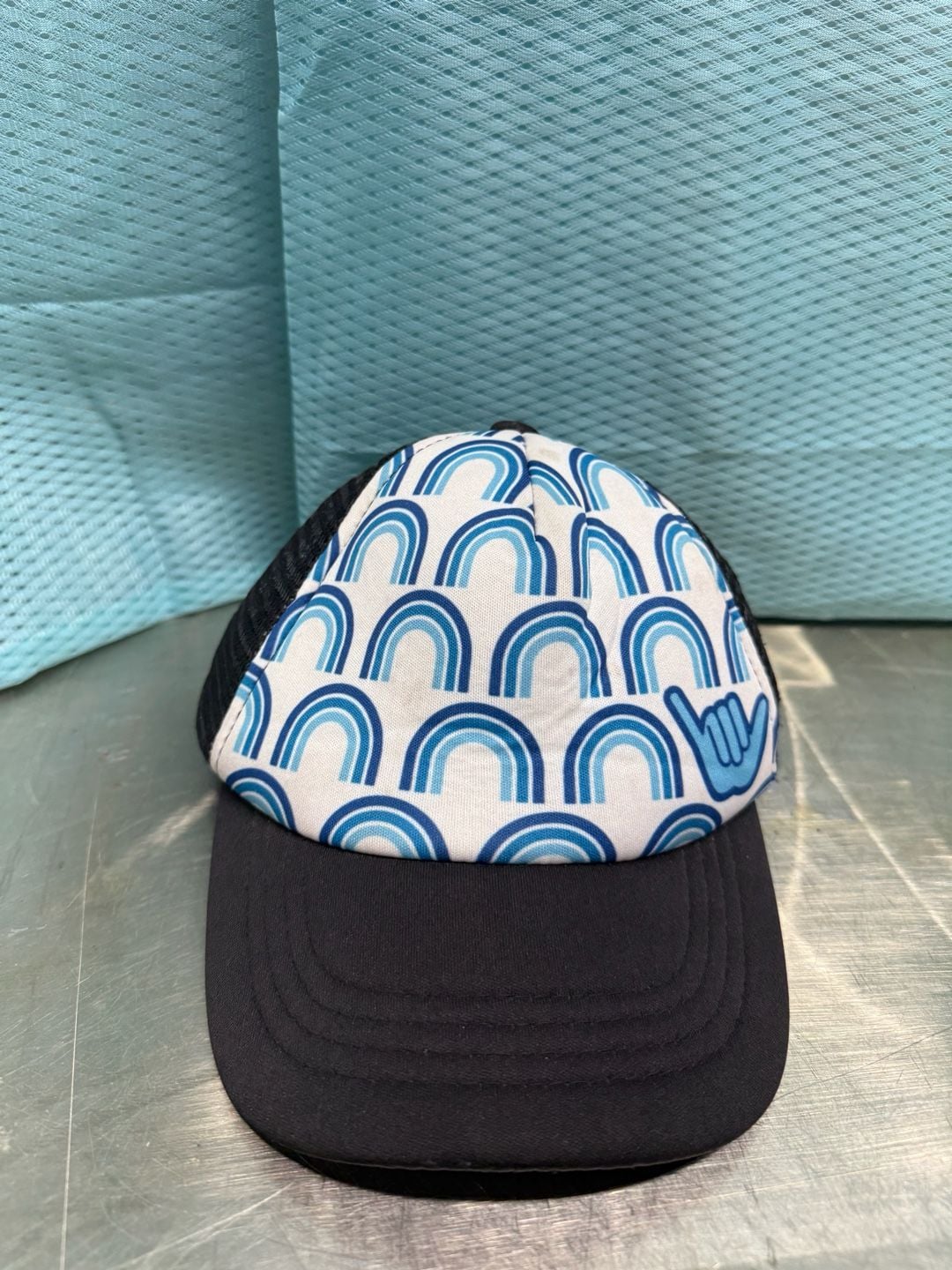 Happy Shirts Hawaii Trucker Hat Blue Rainbow Shaka 2