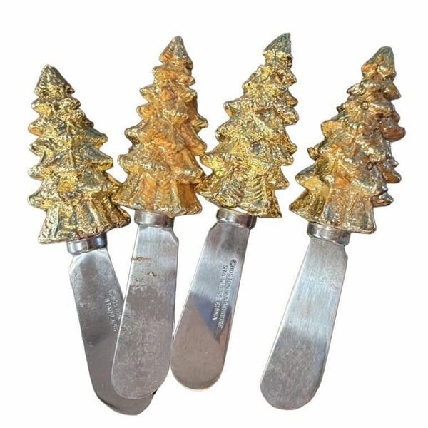 Christmas Tree Gold Tone Handle Spreader Knives Set of 4 Holiday party entertaining 