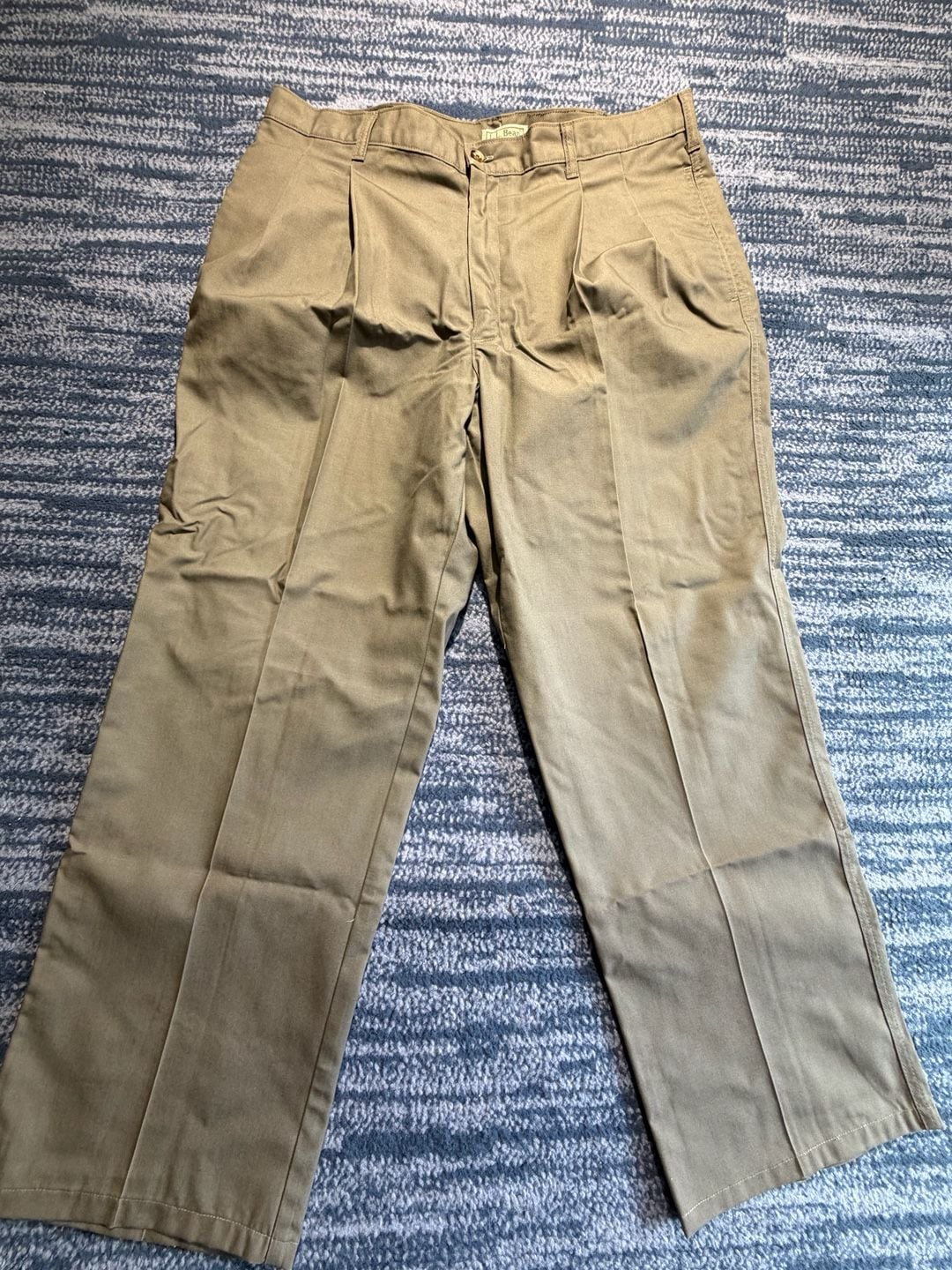 L.L. Bean Pleated Chino Pants Size 38W-29L Olive Green Cotton USA 3