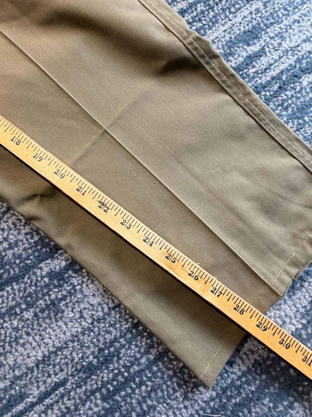 L.L. Bean Pleated Chino Pants Size 38W-29L Olive Green Cotton USA 9