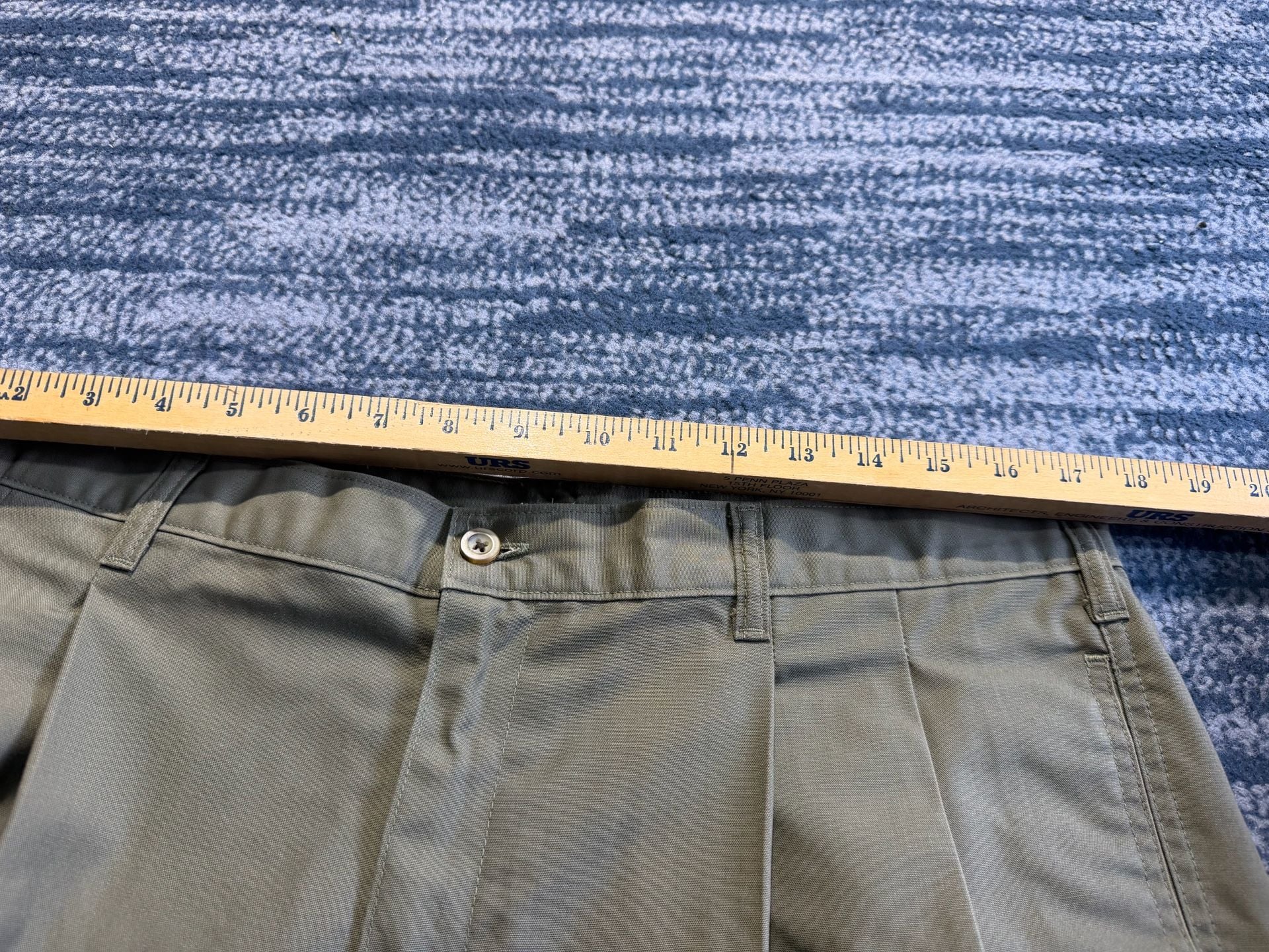 L.L. Bean Pleated Chino Pants Size 38W-29L Olive Green Cotton USA 10