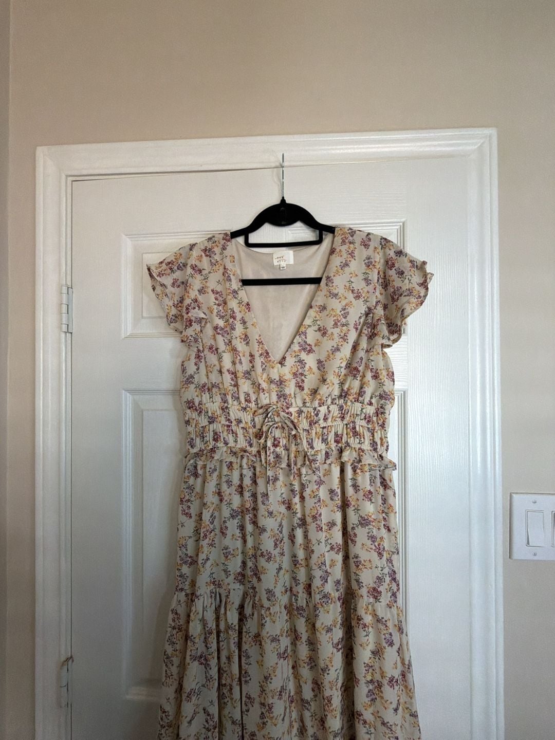 Dee Elly Floral Tiered Midi Dress Size L Beige V-Neck Ruffled Short Sleeve 4