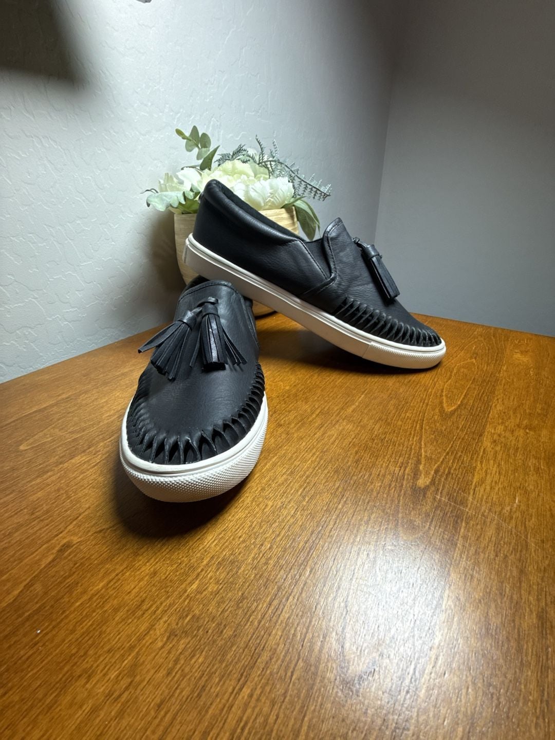 Steve Madden Ellery Black Leather Tassel Slip On Sneakers Size 7.5B 2