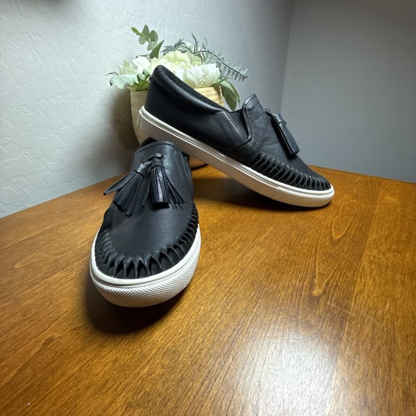 Steve Madden Ellery Black Leather Tassel Slip On Sneakers Size 7.5B