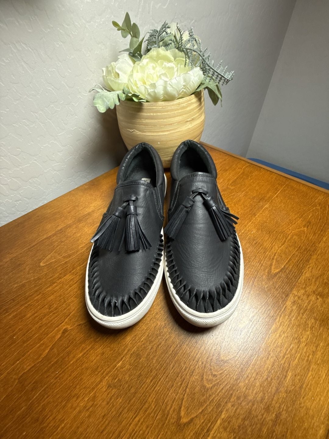 Steve Madden Ellery Black Leather Tassel Slip On Sneakers Size 7.5B 3