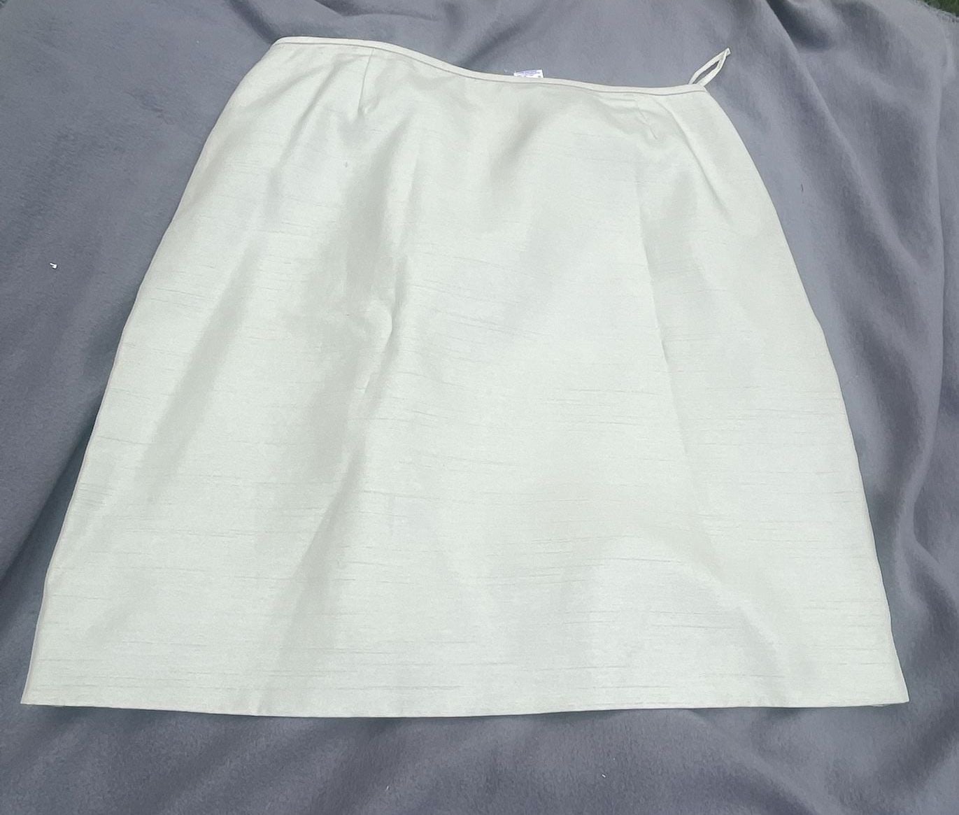 Tahari Arthur S. Levine Skirt Suit Size 10P Pistachio Green Ruffle Details 10