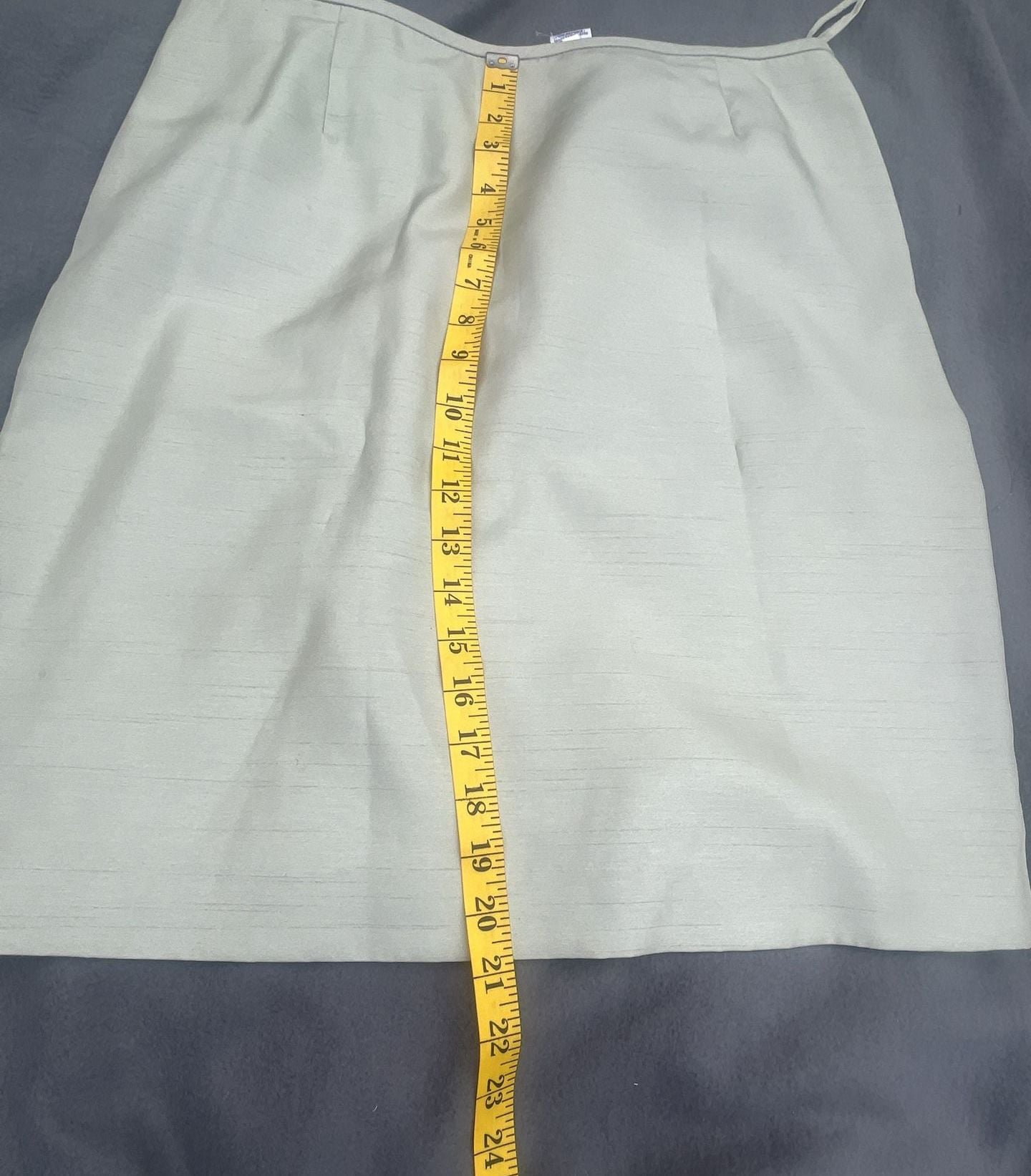 Tahari Arthur S. Levine Skirt Suit Size 10P Pistachio Green Ruffle Details 12