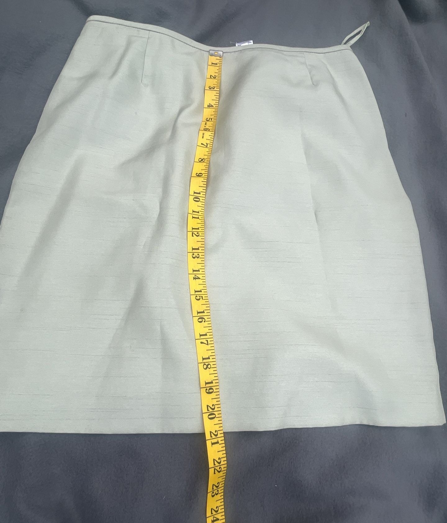 Tahari Arthur S. Levine Skirt Suit Size 10P Pistachio Green Ruffle Details 13