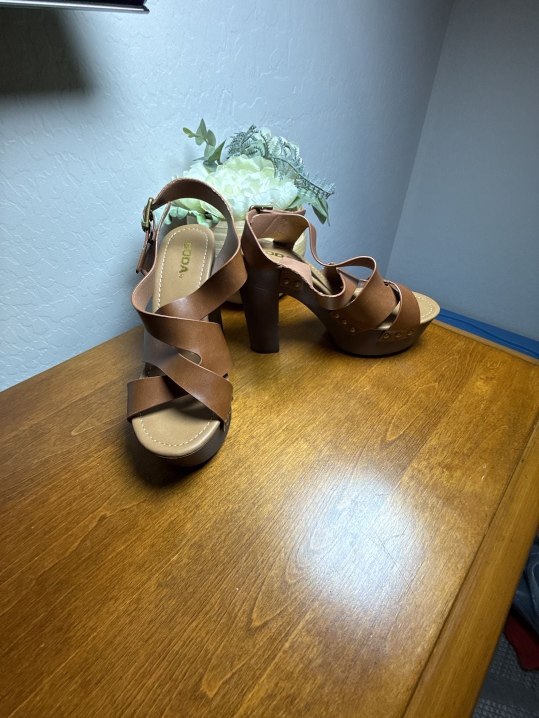 SODA Kallie-H Platform Sandals Size 7.5 Brown Strappy Heels 2