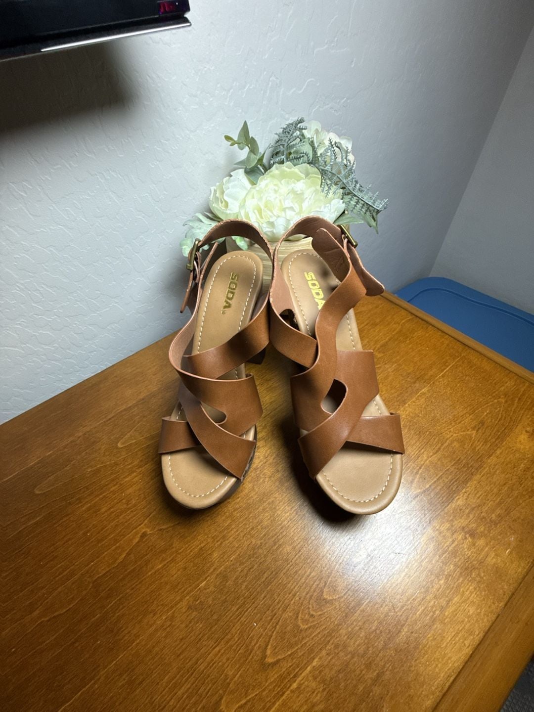 SODA Kallie-H Platform Sandals Size 7.5 Brown Strappy Heels 3