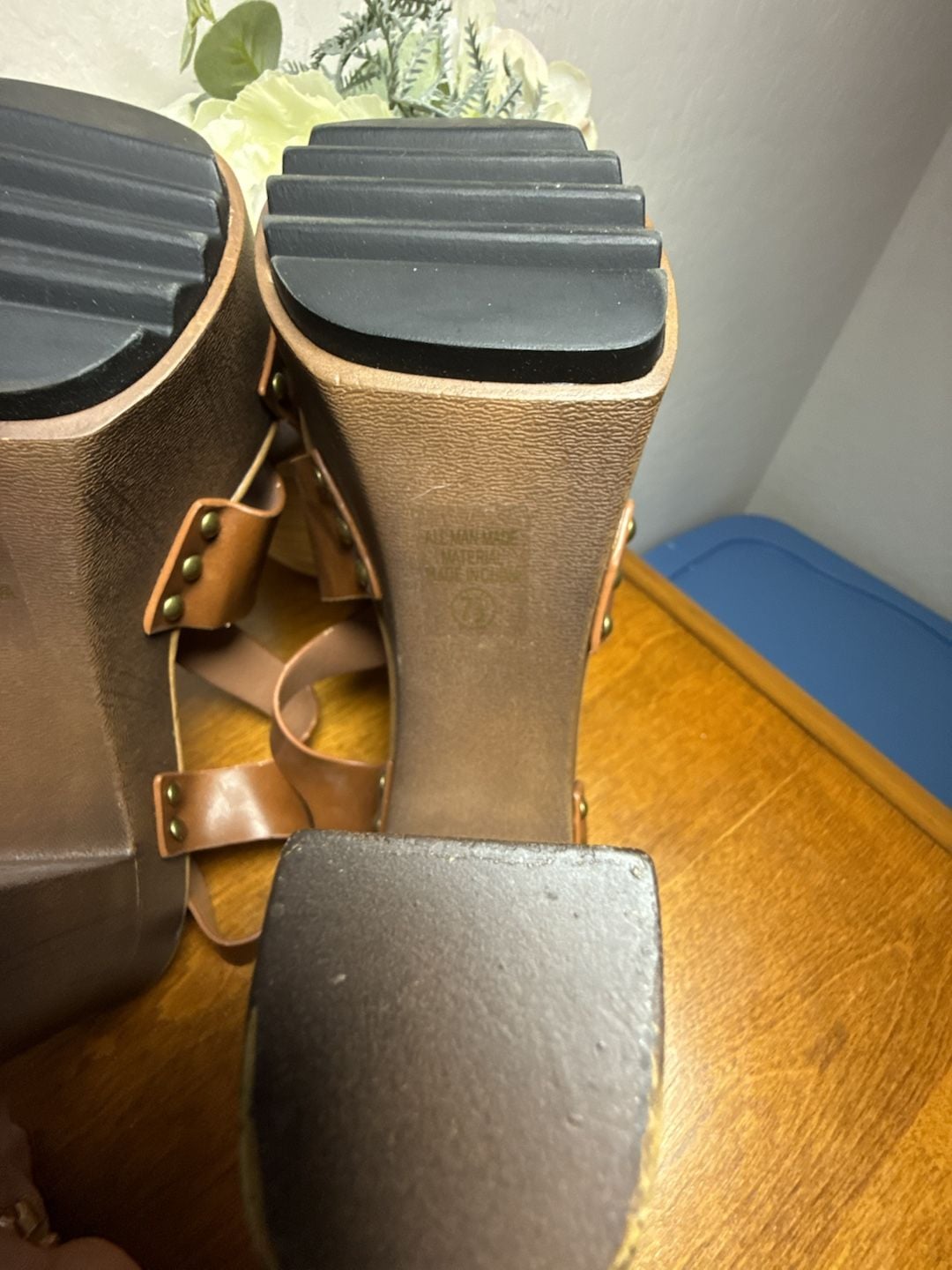 SODA Kallie-H Platform Sandals Size 7.5 Brown Strappy Heels 6