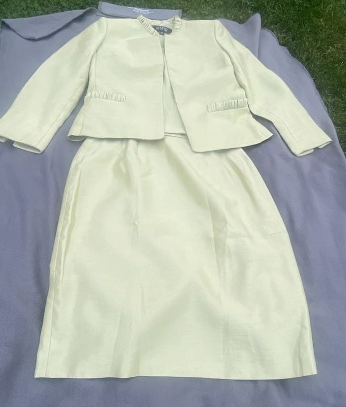 Kasper Light Green Rayon Skirt Suit Set Size 10P 2