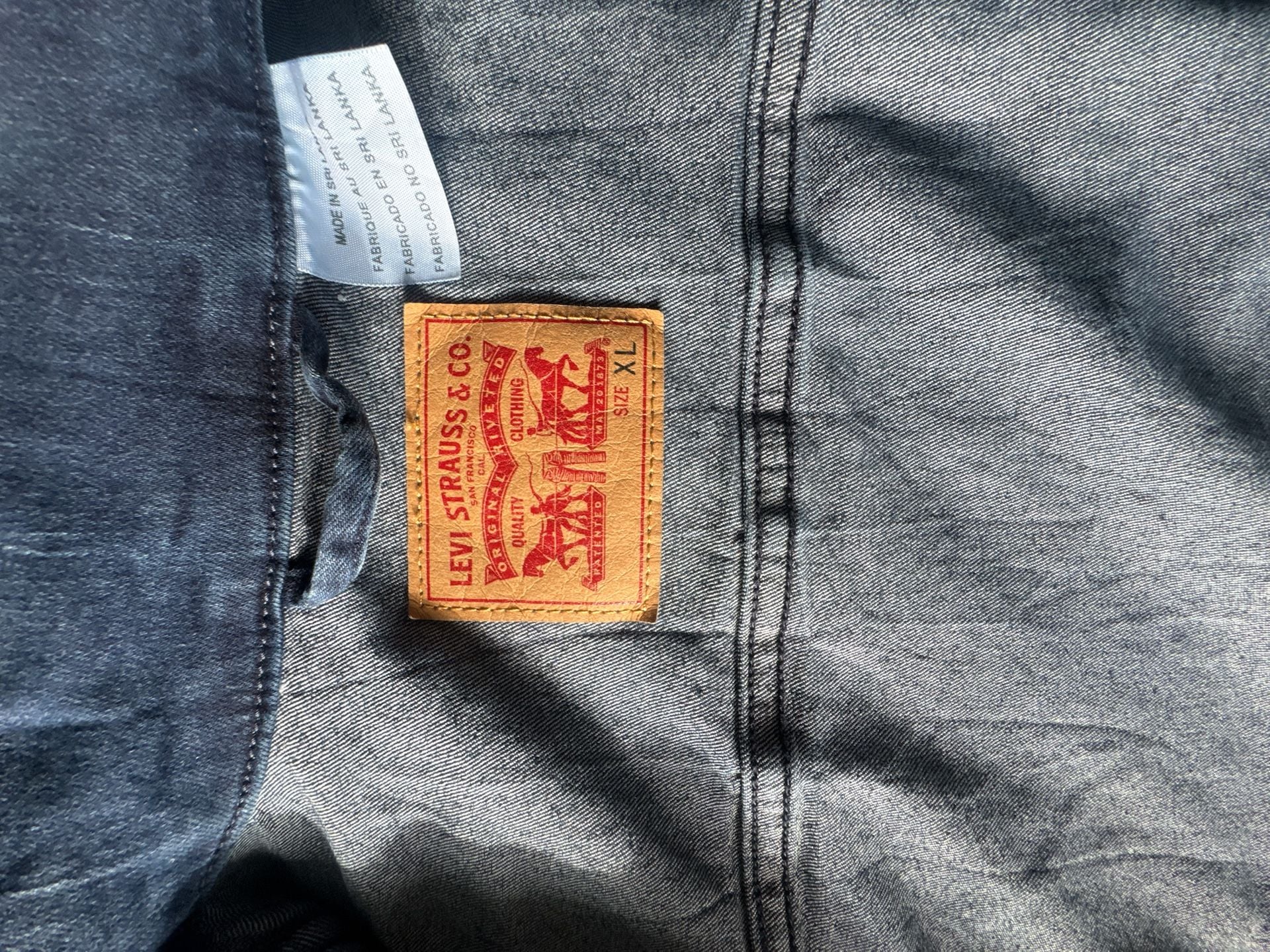 Levi's Trucker Jacket Size XL Blue Denim Button Up Long Sleeve 4