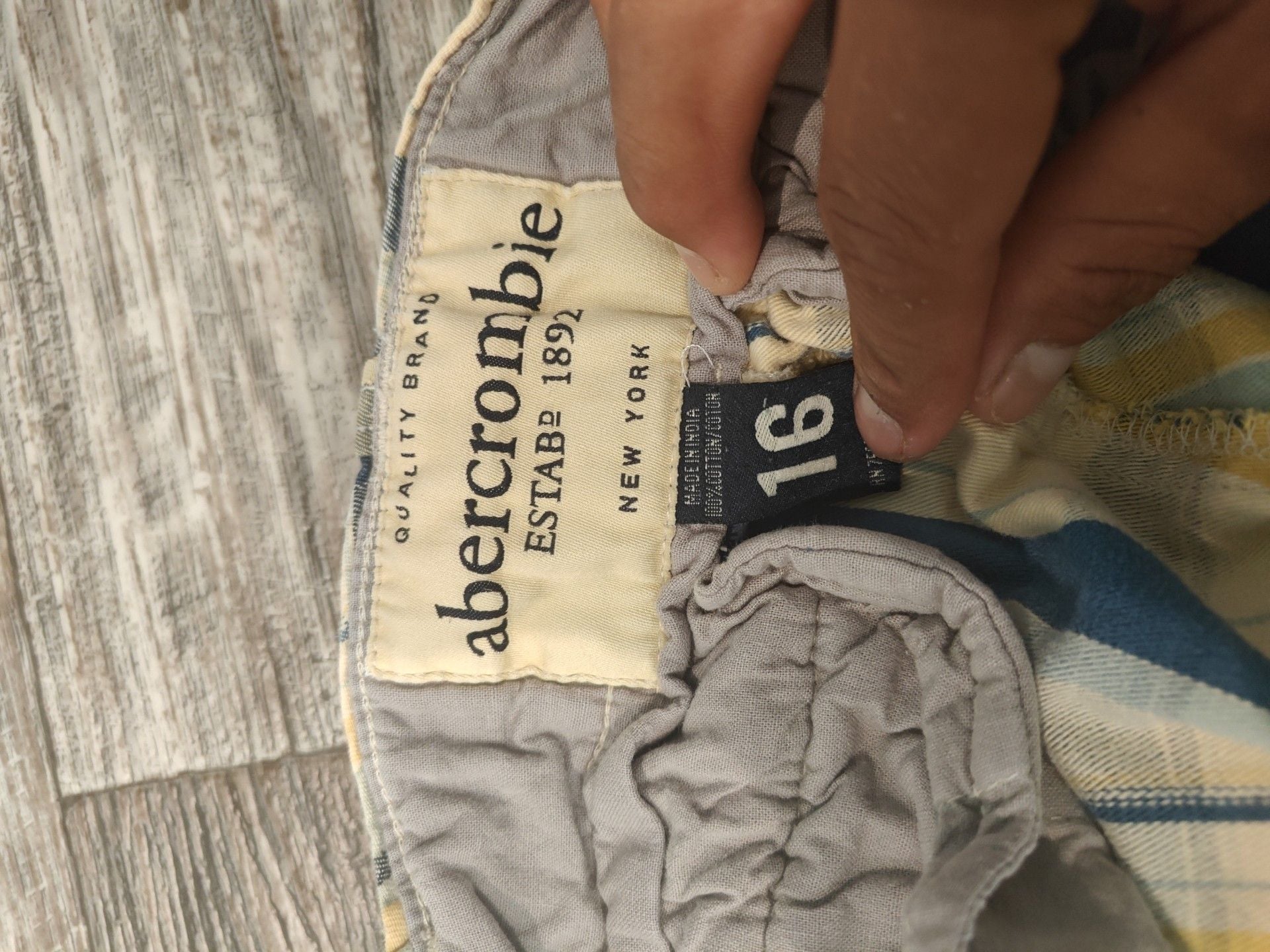 Abercrombie & Fitch plaid size 16 5
