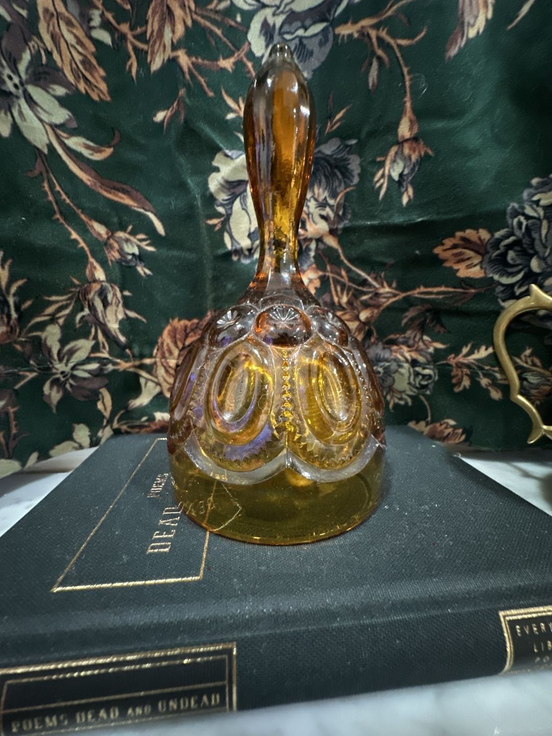 Vintage L.E. Smith Moon & Star Amber Glass Hand Bell 4