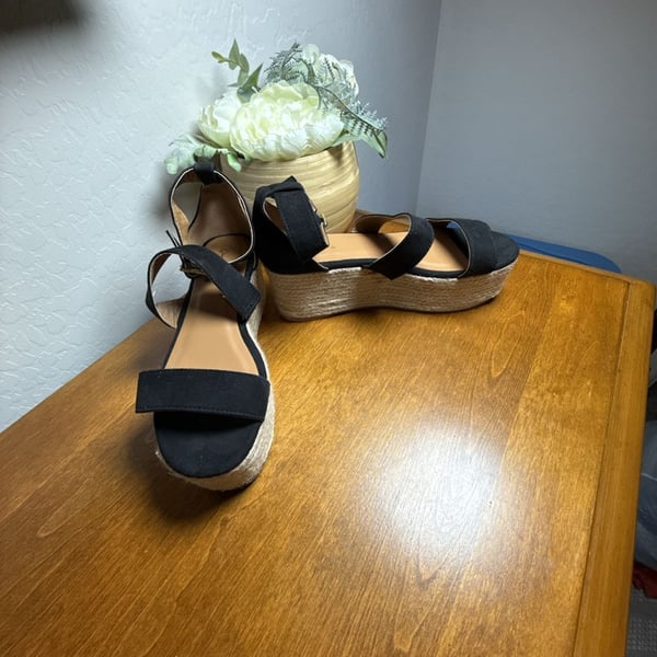 Qupid Women's Black Suede Wedge Espadrille Sandals with Ankle Strap and Buckle 7