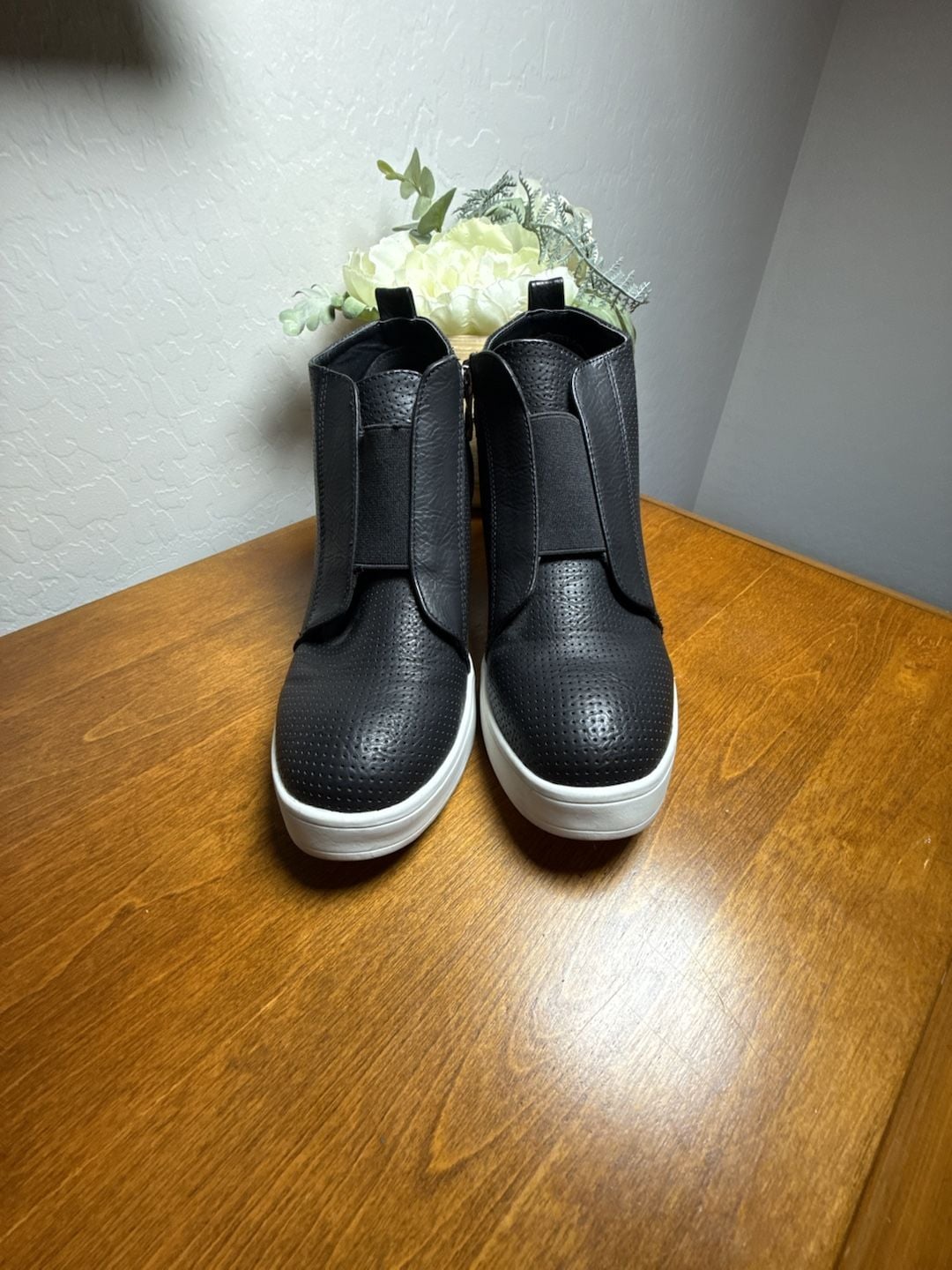 Journee Collection Clara Wedge Sneaker Size 7.5 Black 3
