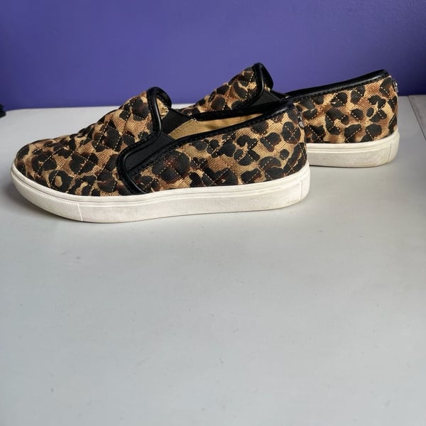 Steve Madden ECENTRCQ Sneakers Size 6M Leopard Quilted Slip On