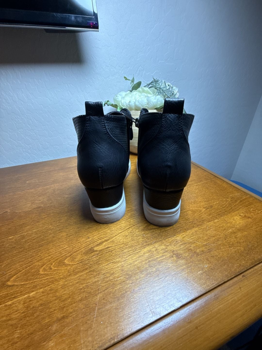 Journee Collection Clara Wedge Sneaker Size 7.5 Black 7