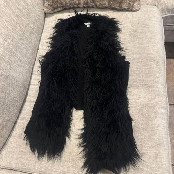 Cabi Faux Fur Vest Size M Black Shag Trim Open Front