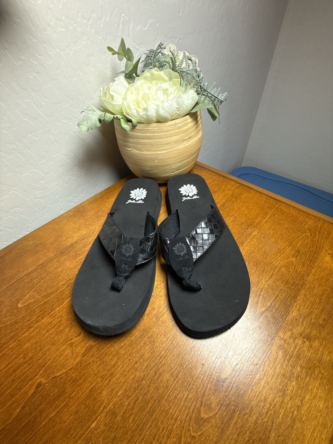 NWOT Yellow Box Flax Platform Flip Flop Sandals Black 7.5 2